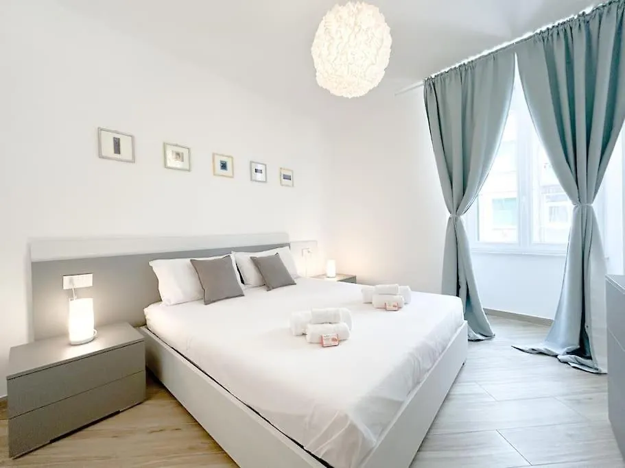 Lusso In Centro Storico - Wifi - Ac Appartement Savona