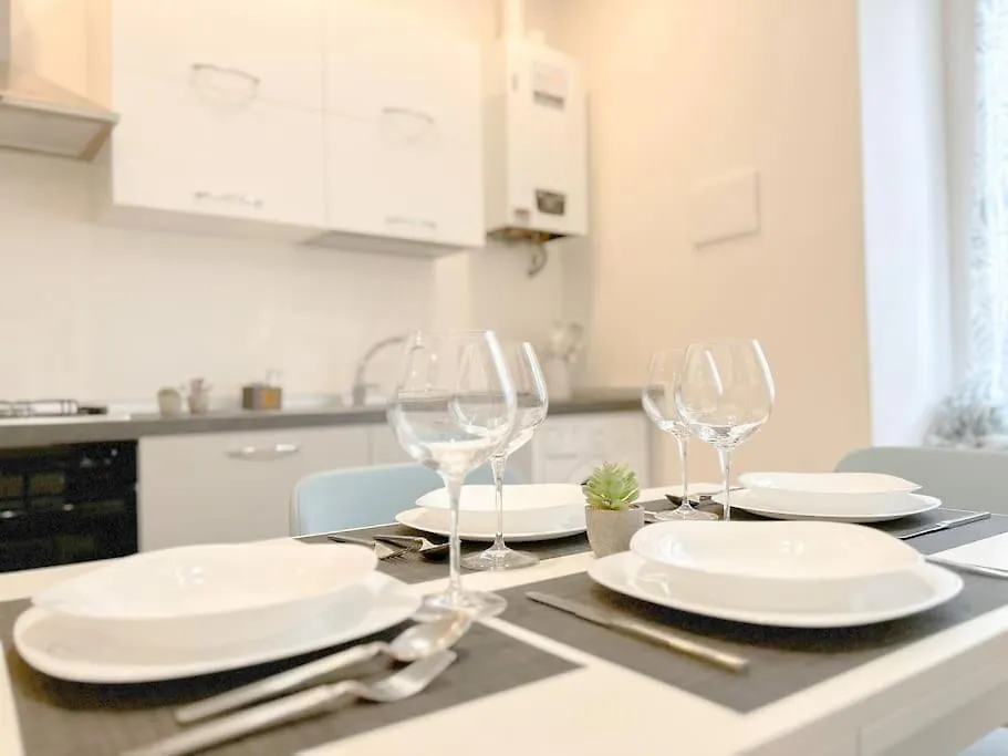 Lusso In Centro Storico - Wifi - Ac Apartment Savona Italy