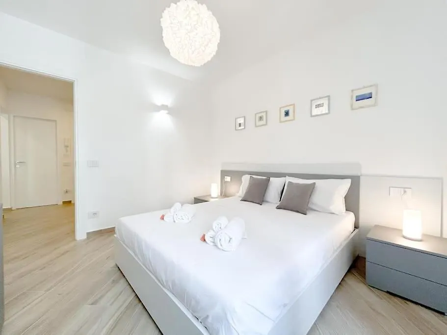 Lusso In Centro Storico - Wifi - Ac Apartment Savona Italy